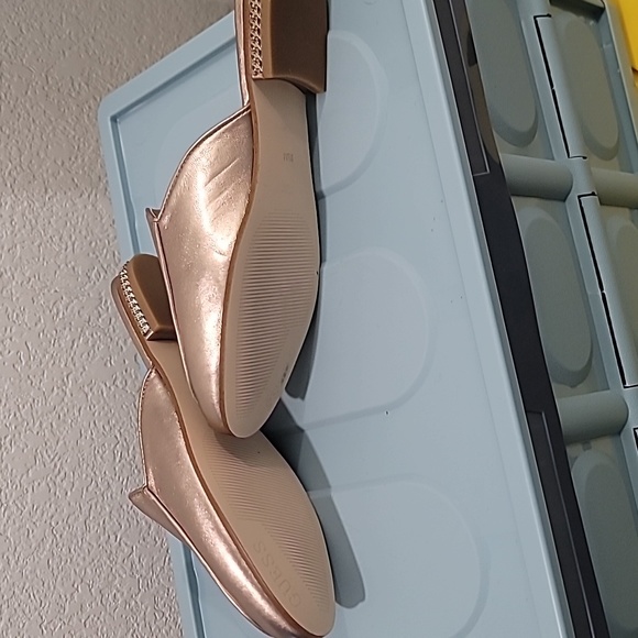 Shoes - Picture 4 of 4